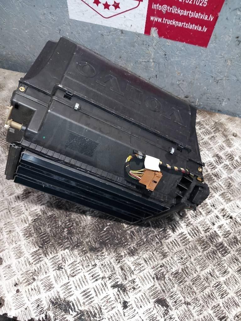 Volvo FH 12    21318095 Cabine en interieur