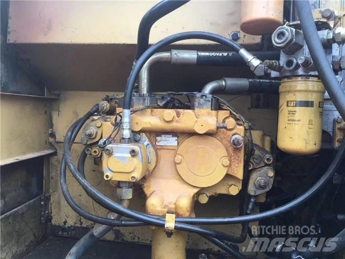 CAT 320 C Rupsgraafmachines