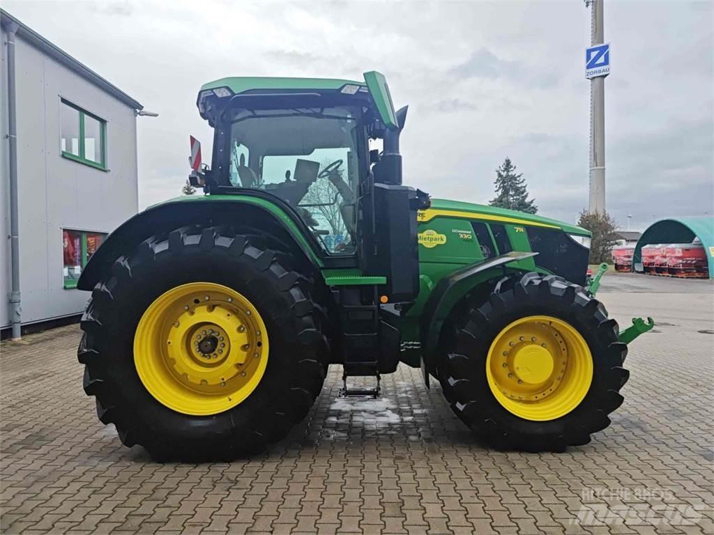John Deere 7R 330 Tractoren