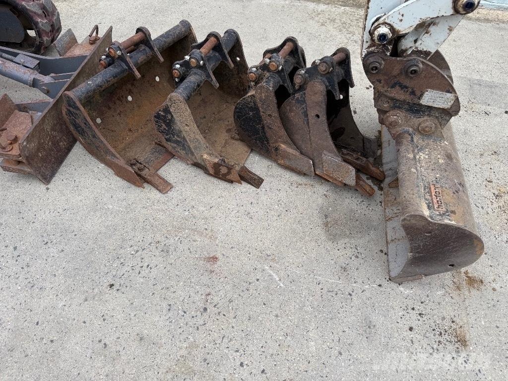 Takeuchi TB 210 Minigraafmachines < 7t