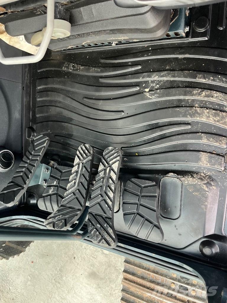 Hyundai HX140L Rupsgraafmachines