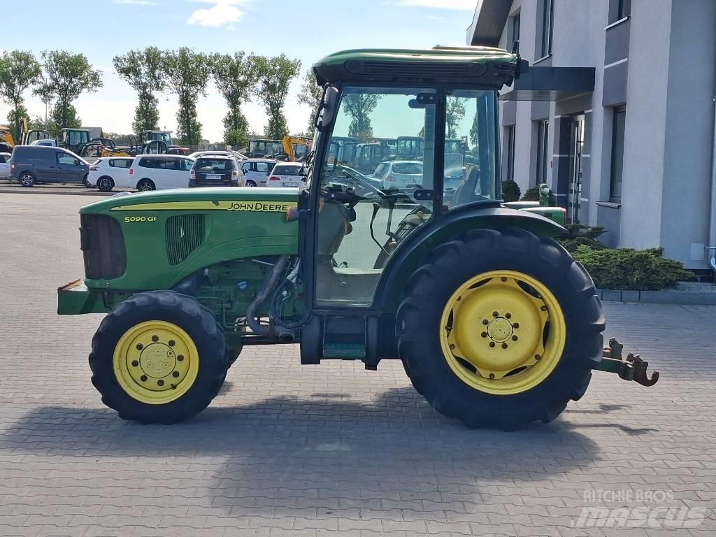 John Deere 5090 GF Tractoren