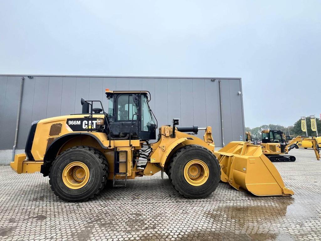 CAT 966M Wielladers