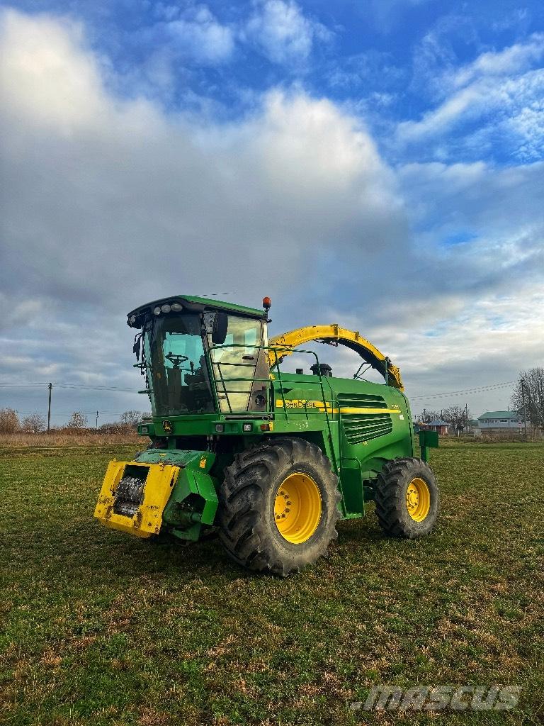 John Deere 7250 Getrokken veldhakselaar