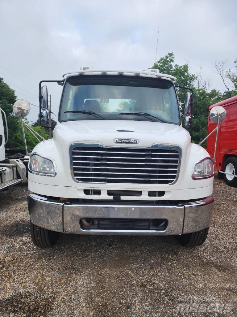 Freightliner M2 Trekkers