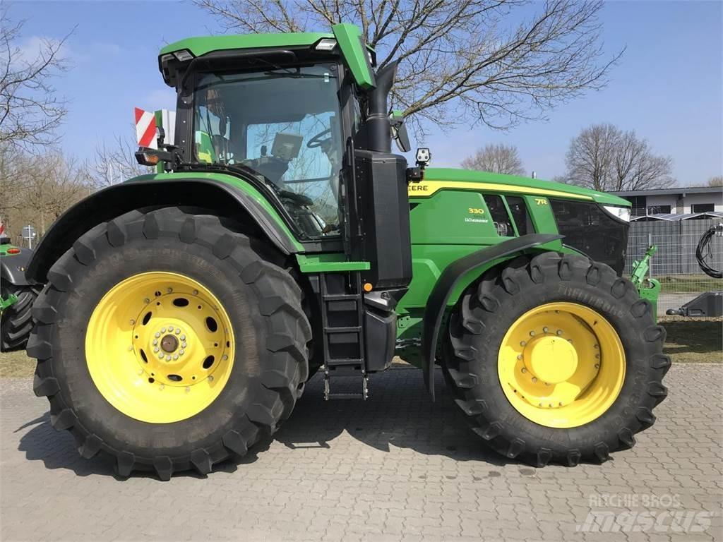 John Deere 7R 330 Tractoren