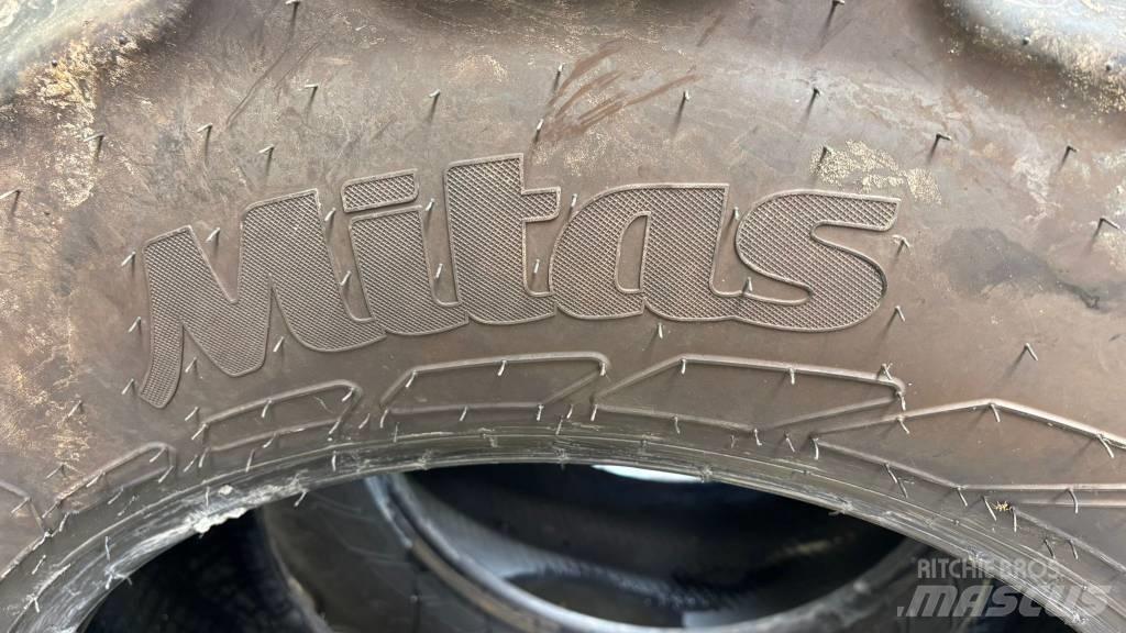 Mitas 440/65R28 Banden, wielen en velgen