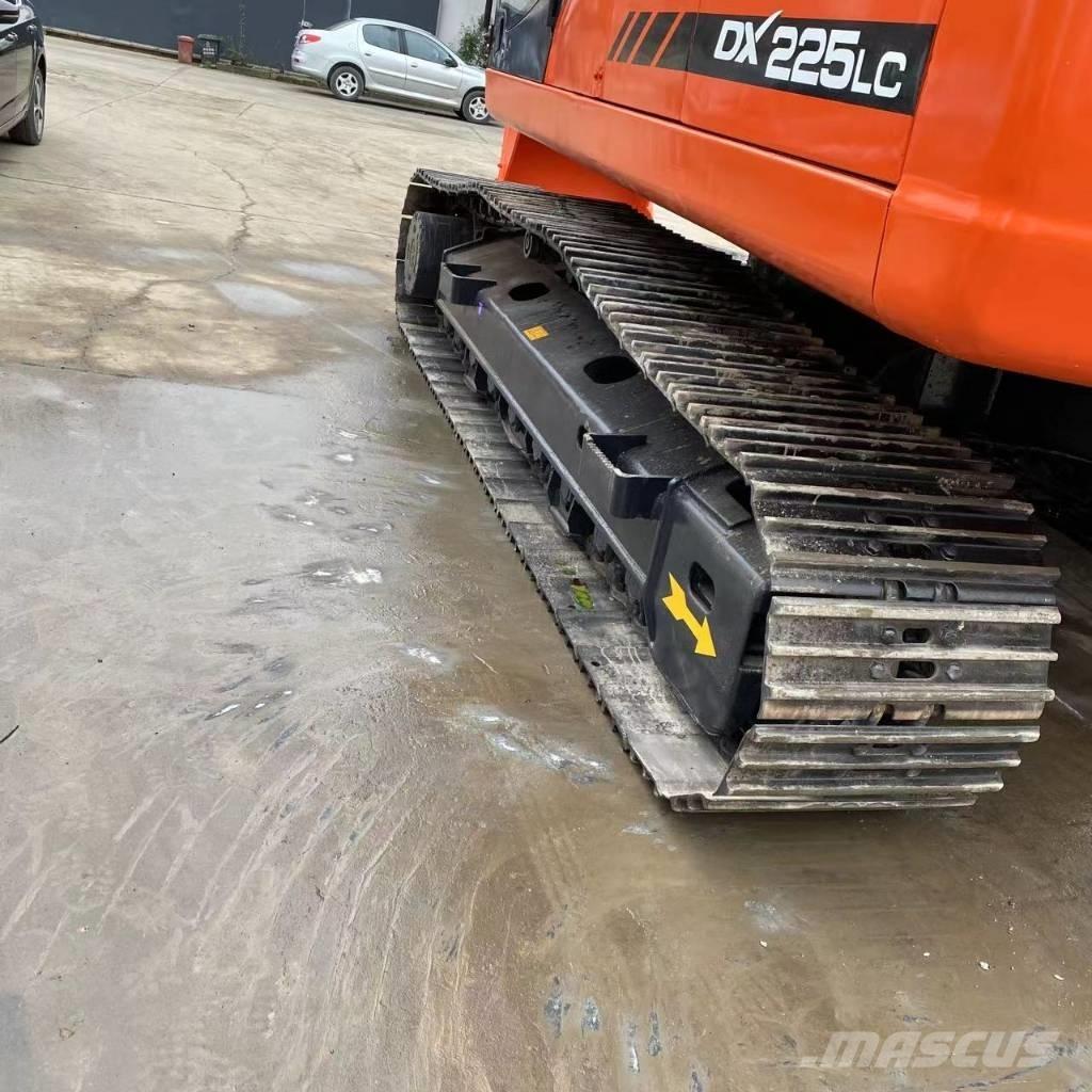 Doosan DX 225 LC Rupsgraafmachines