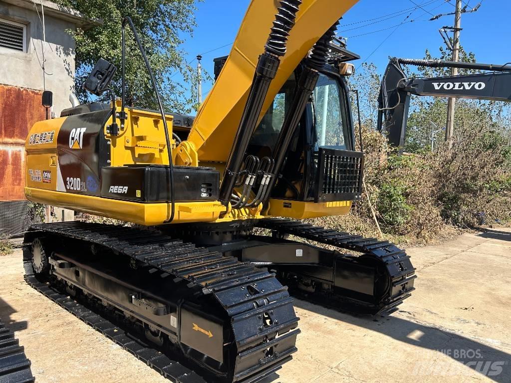 CAT 320D2L Rupsgraafmachines