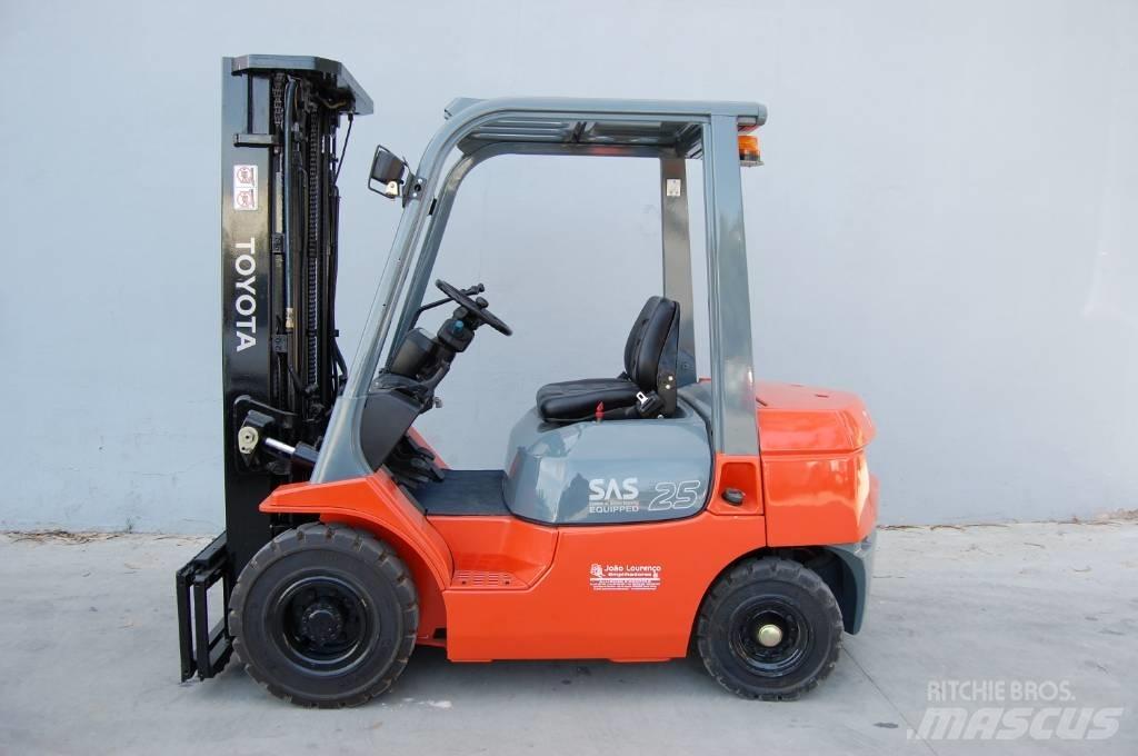 Toyota 7 FD 25 Diesel heftrucks