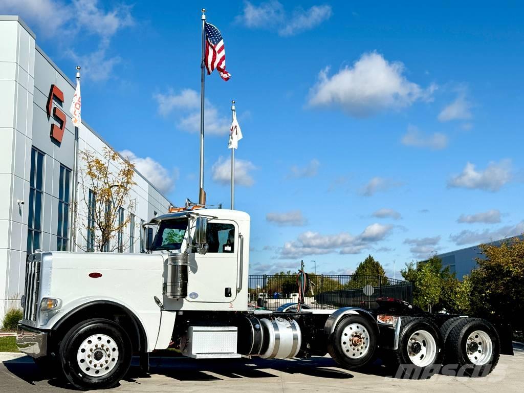 Peterbilt 389 Trekkers