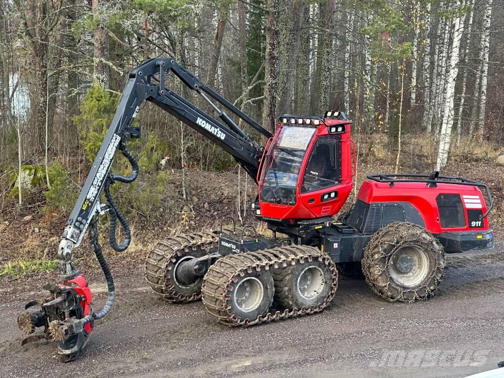 Komatsu 911 Harvesters
