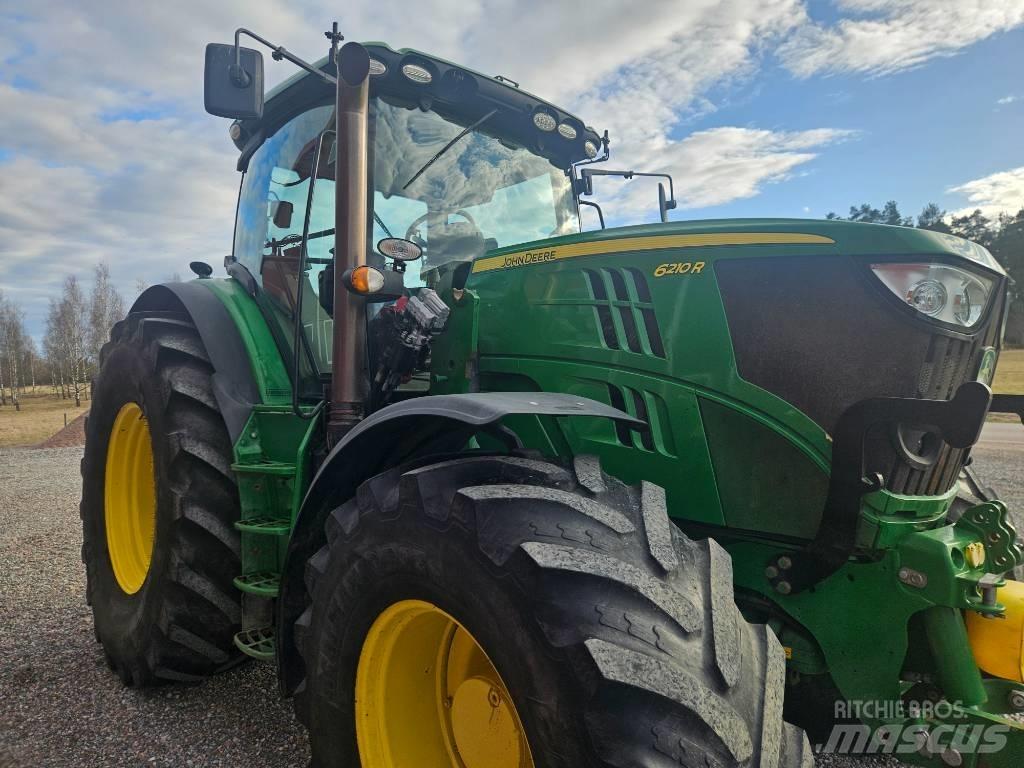John Deere 6210 R Tractoren