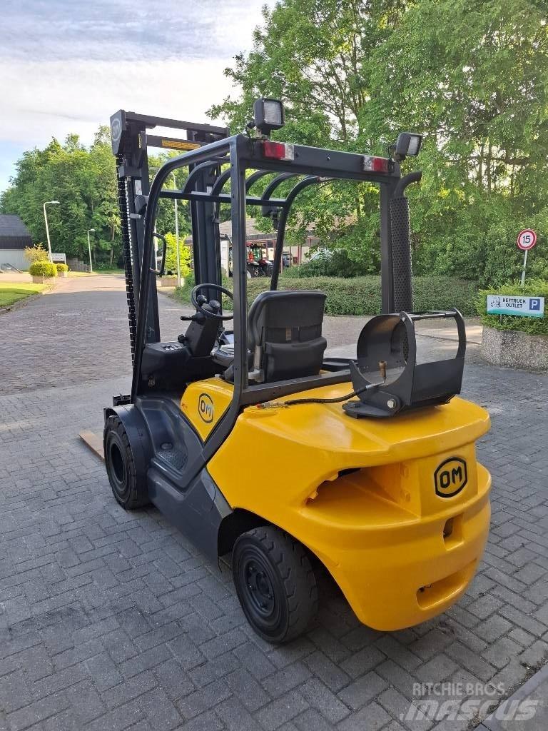 OM XG30 Heftruck LPG heftrucks