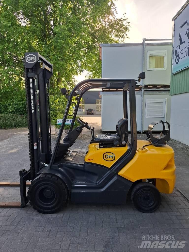 OM XG30 Heftruck LPG heftrucks