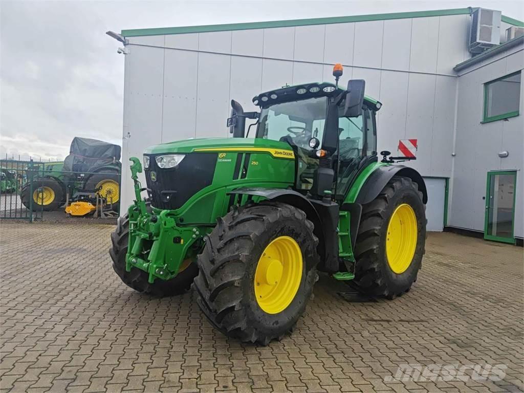 John Deere 6R 250 Tractoren