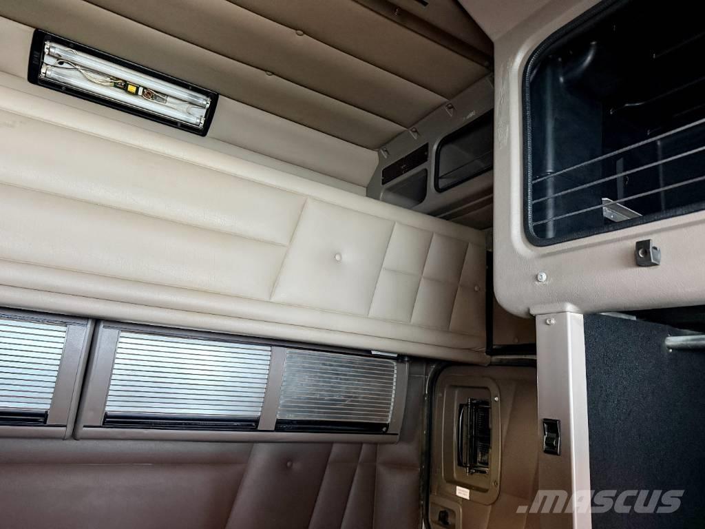 Peterbilt 379 Trekkers