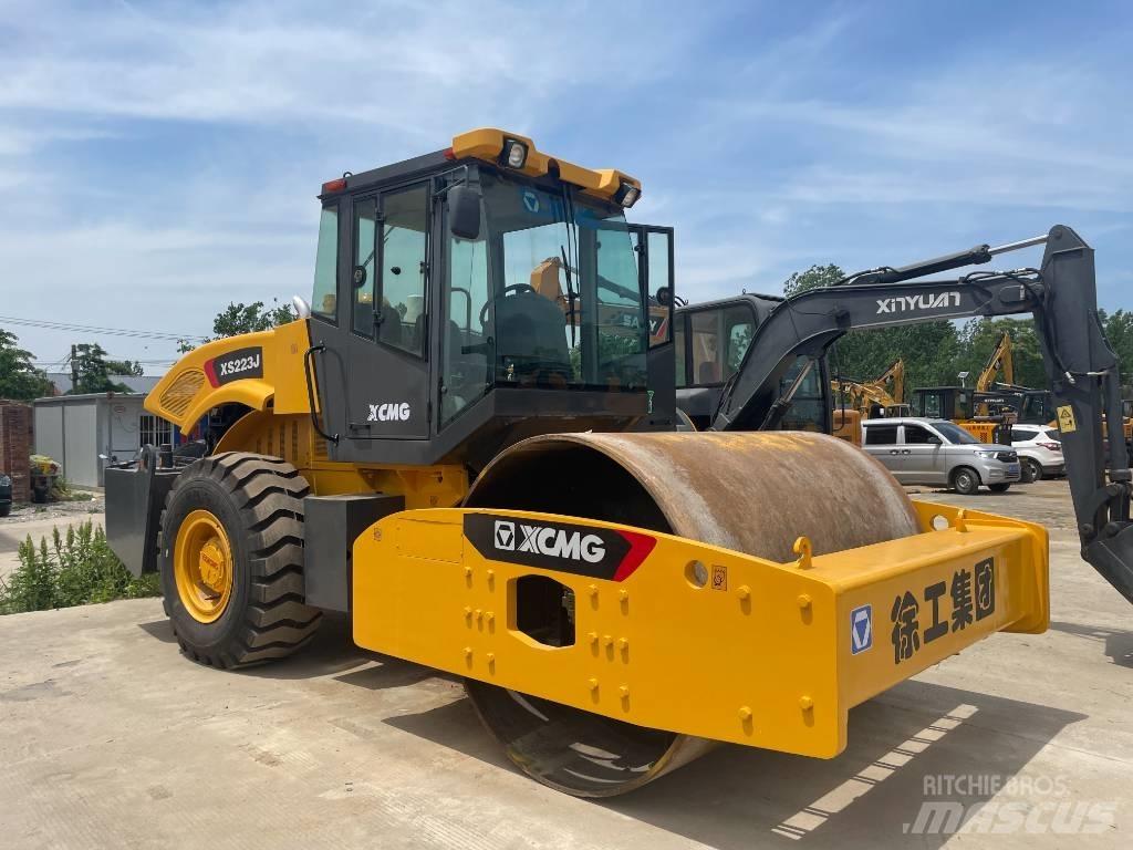 XCMG XS 223 J Trilrolwalsen