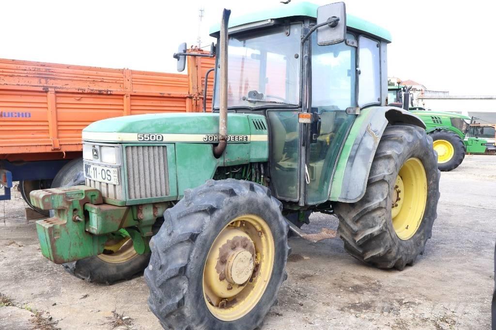 John Deere 5500 STD Tractoren