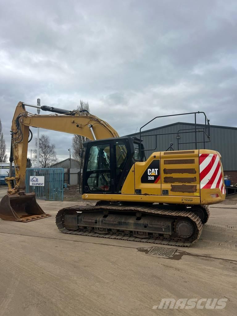CAT 320 Rupsgraafmachines