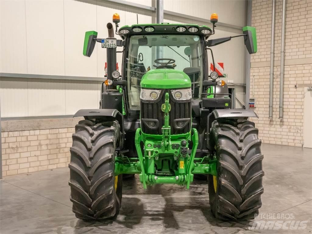 John Deere 6R215 Tractoren
