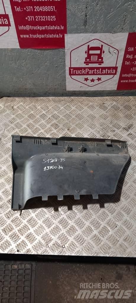 Scania 94 D.   1390074 Cabine en interieur