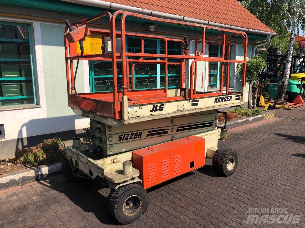 JLG CM2558    V-3343 Personenliften en invalideliften