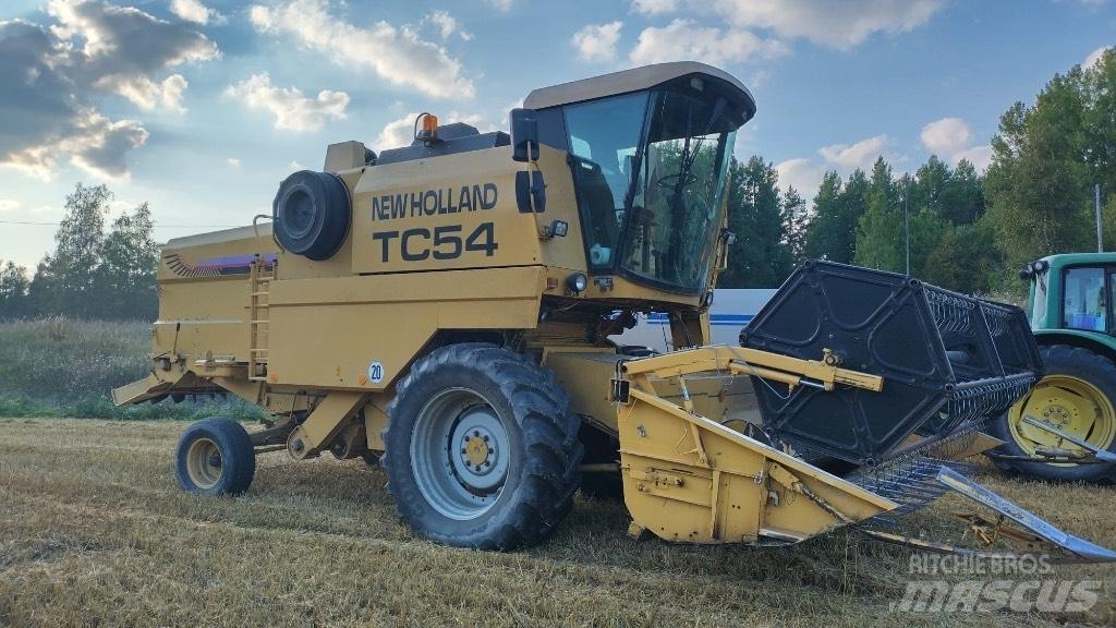 New Holland TC 54 Maaidorsmachines