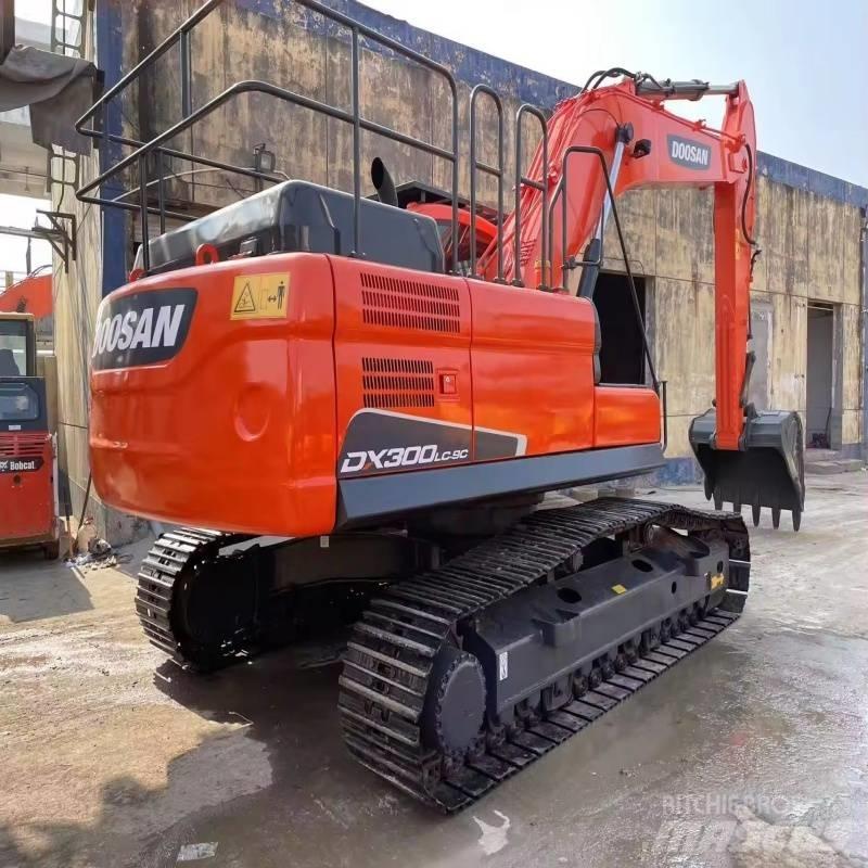 Doosan DX 300 LC-9C Rupsgraafmachines