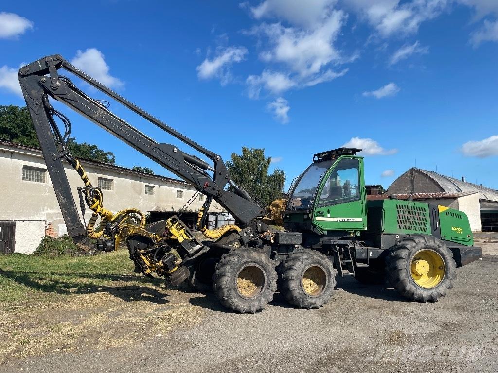  Johnne Deere 1270D Harvesters