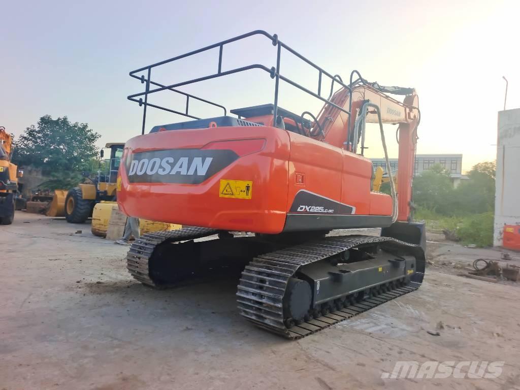Doosan DX 225 LC Rupsgraafmachines