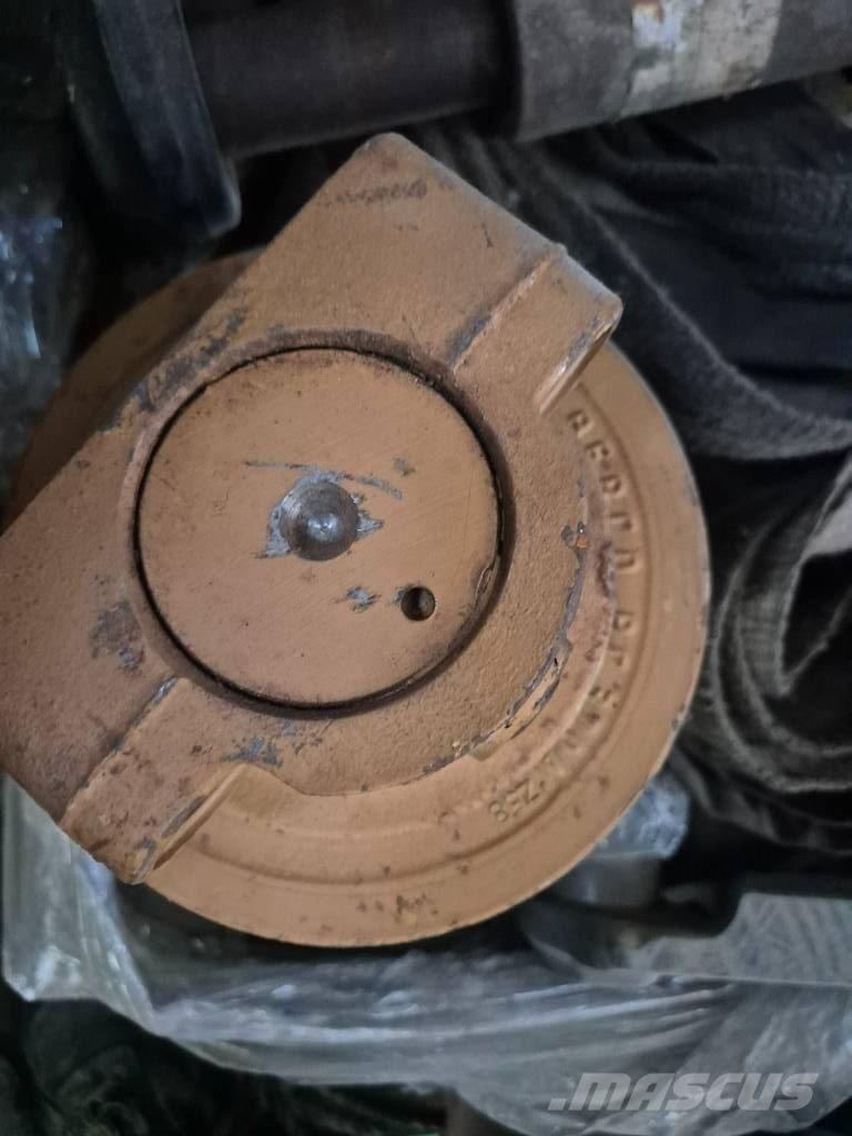 CAT D 6 Rupsbanden, kettingen en onderstel