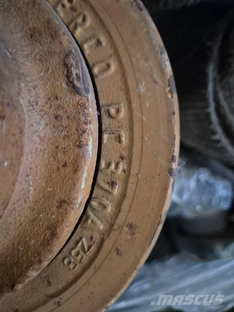 CAT D 6 Rupsbanden, kettingen en onderstel