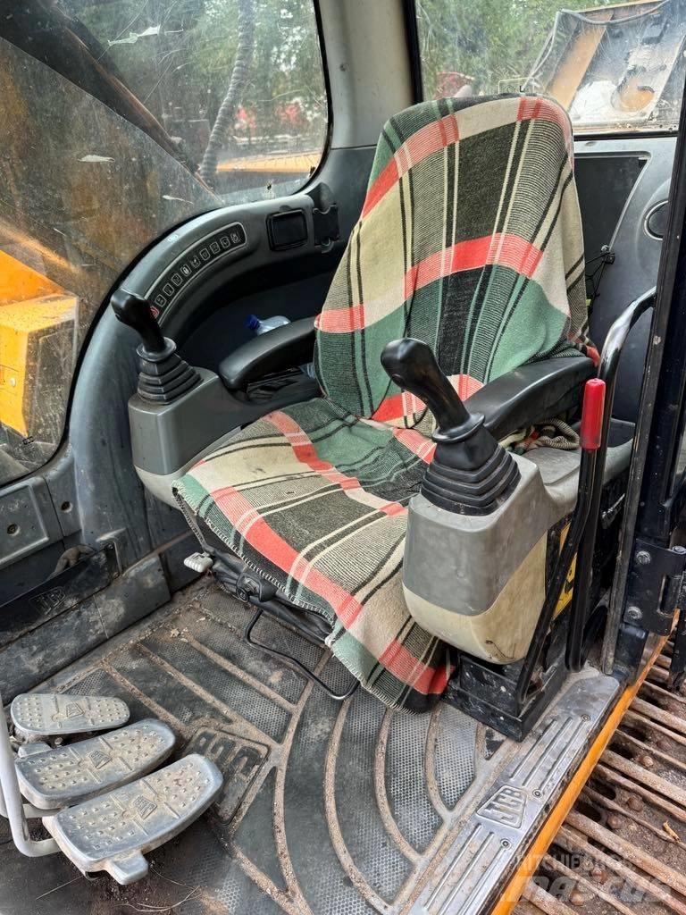 JCB JS 220 LC Rupsgraafmachines