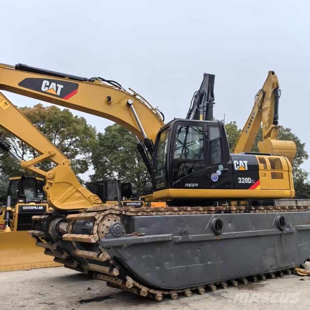 CAT 320 D Amfibische graafmachines