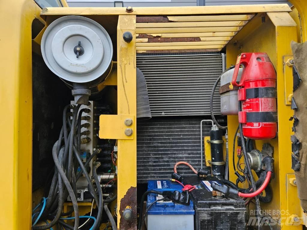 Komatsu PW 130ES-6K Wielgraafmachines