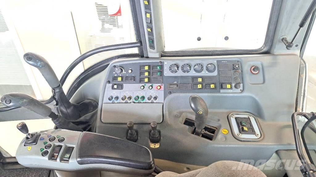 Valtra M 130 Tractoren