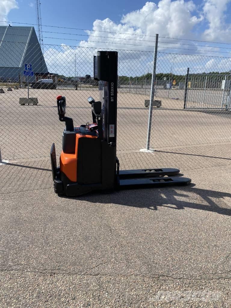 Toyota SWE 120 Meeloop stapelaar
