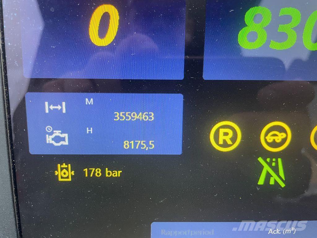 Komatsu 951 Harvesters