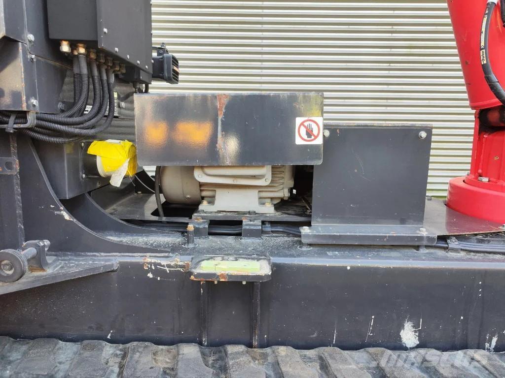 Unic URW 506 CDE Minikranen