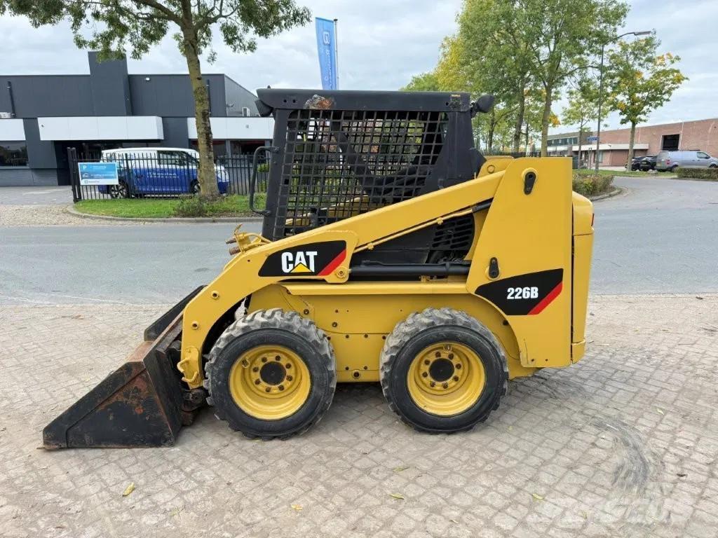 CAT 216B Schrankladers