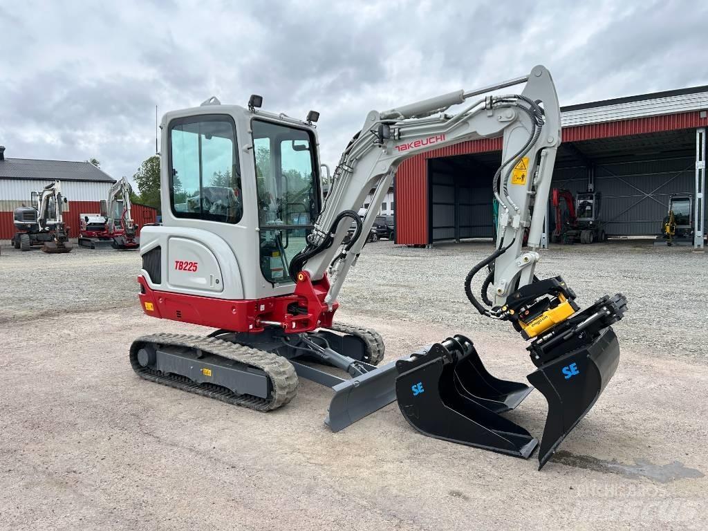 Takeuchi TB225 Minigraafmachines < 7t