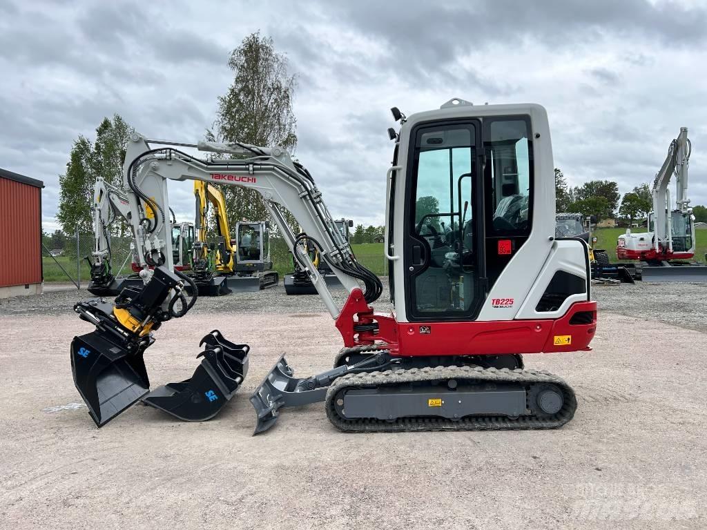 Takeuchi TB225 Minigraafmachines < 7t