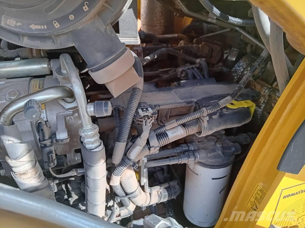 Komatsu WB 97 S-8 Graaf-laadcombinaties