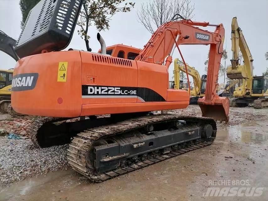 Doosan 225 LC-9 Rupsgraafmachines
