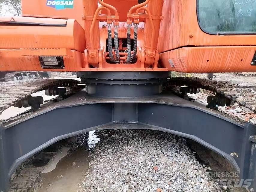 Doosan 225 LC-9 Rupsgraafmachines