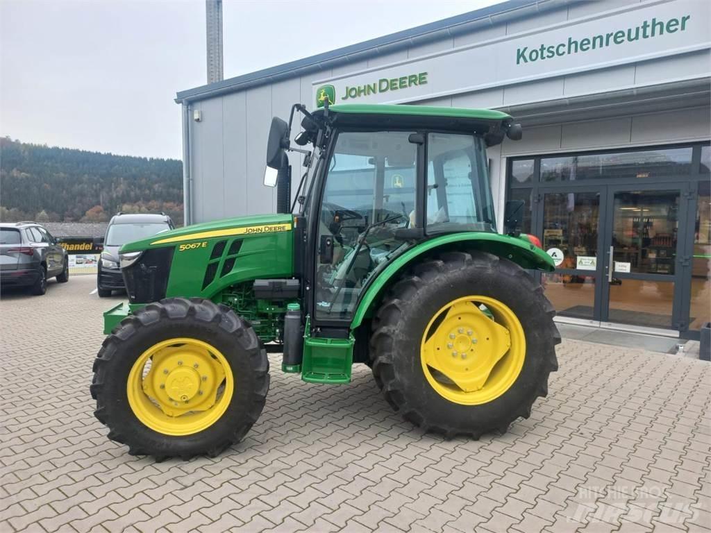 John Deere 5067E Tractoren