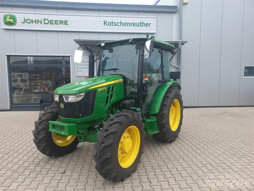 John Deere 5067E Tractoren
