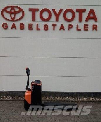Toyota LWE 200 Meeloop stapelaar