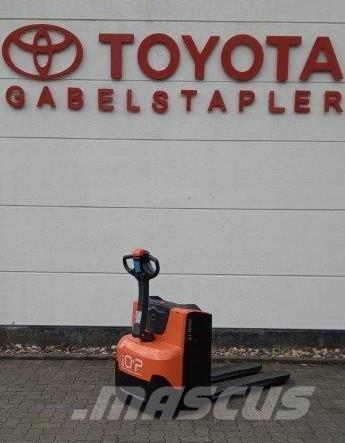 Toyota LWE 200 Meeloop stapelaar